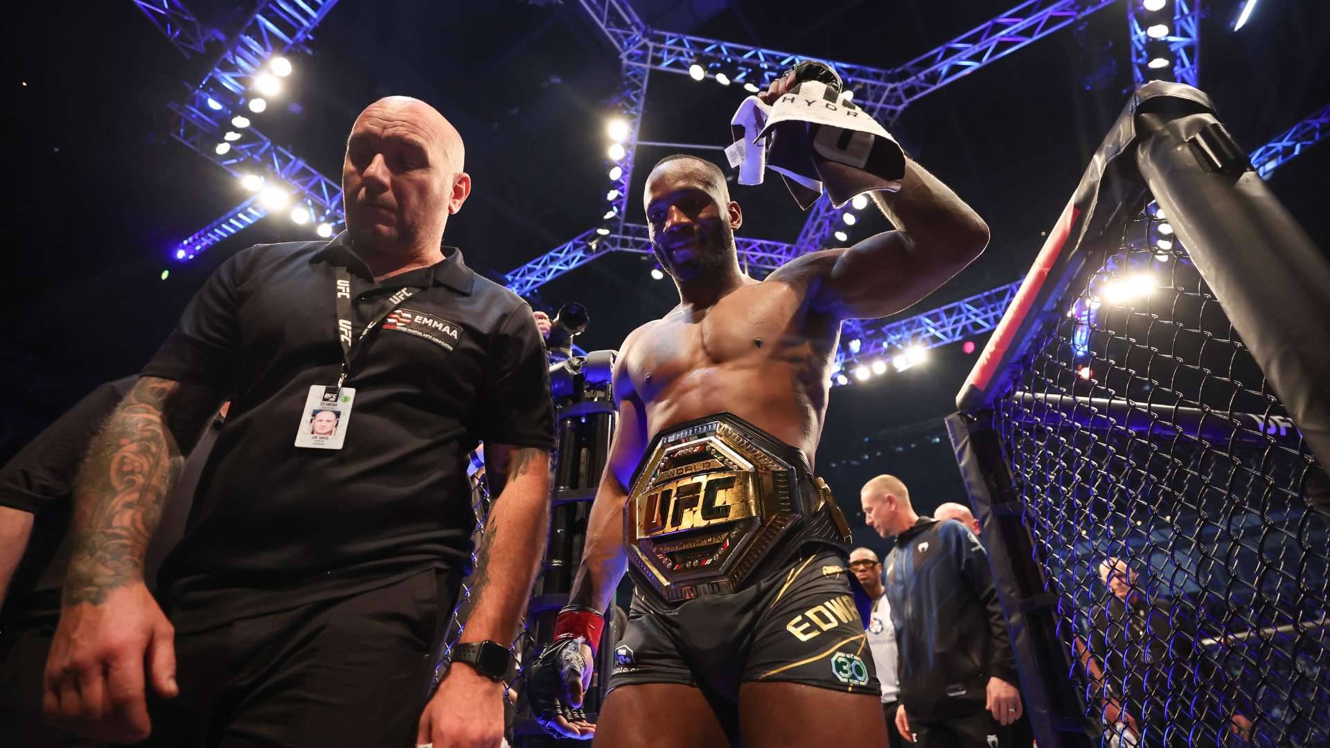 击打下了坚 击打下了坚